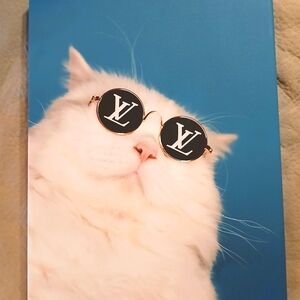 Chic White Cat Wall Art with Sunglasses